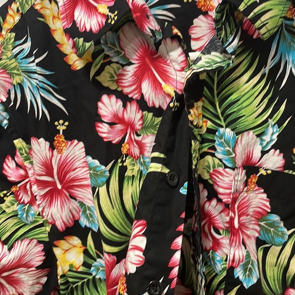 Hawaiian Button Up Shirt - Picture 4 of 4